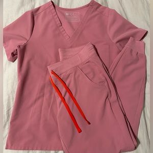 Figs Chalk Pink Scrub Set